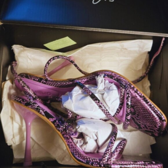 Rocco D'Amelio Lavender Strappy kitten heels classy snake skin look size 8 NWT - Picture 6 of 7